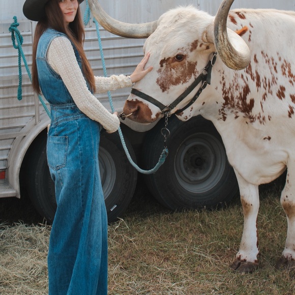Boutique Sleeveless Denim Jumpsuit size Small - Picture 2 of 8